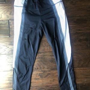 7/8 Athleta Leggings